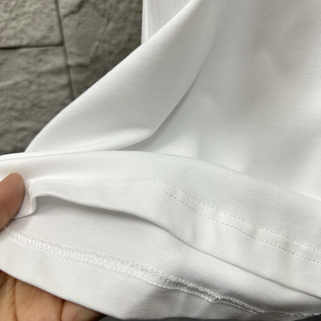 Moncle* *2025 New Arrival Classic T Same Style ：Black White Size： S （90-130 ） M （120-150 ） L （140-165 ） XL （160-180 ） XXL （180-210 ）